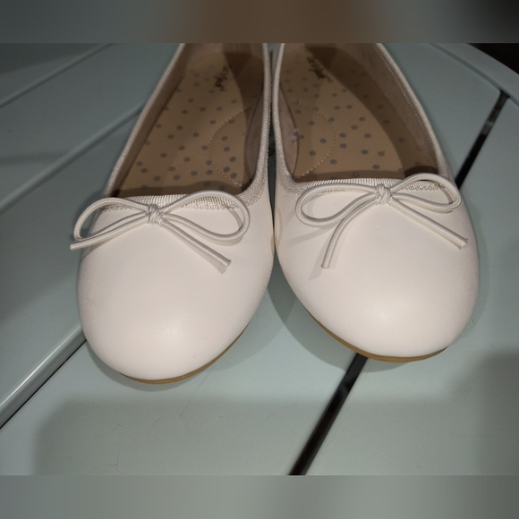 Cat & Jack Other - Cat y Jack, zapatos planos para niña. Size 3